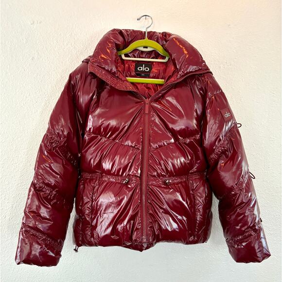 ALO Yoga Stunner Puffer Jacket Cranberry Red Shiny Puffy Hooded Winter Coat XXS - Picture 4 of 8